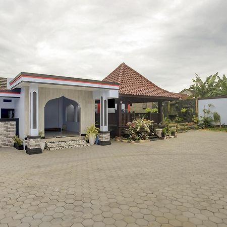 Oyo Life 3982 Azka Homestay Syariah Bandar Lampung Exterior photo